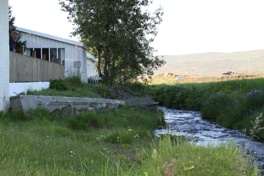 Lonsa Guesthouse Akureyri Exterior photo